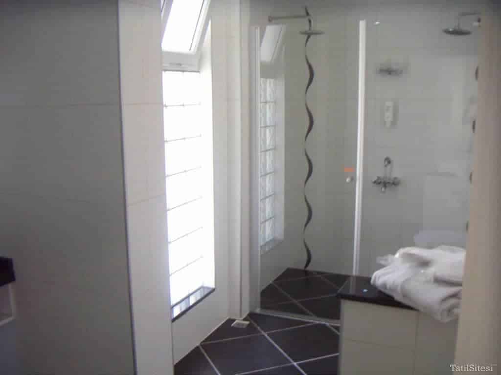 Golden Life Heights Deluxe Suites Hotel